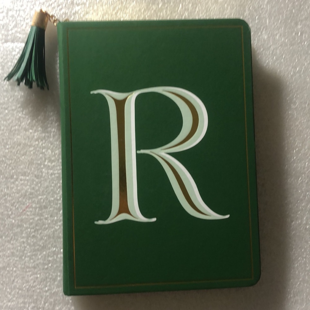 Alphabet “R” note book with golden details - Picture 5 of 17